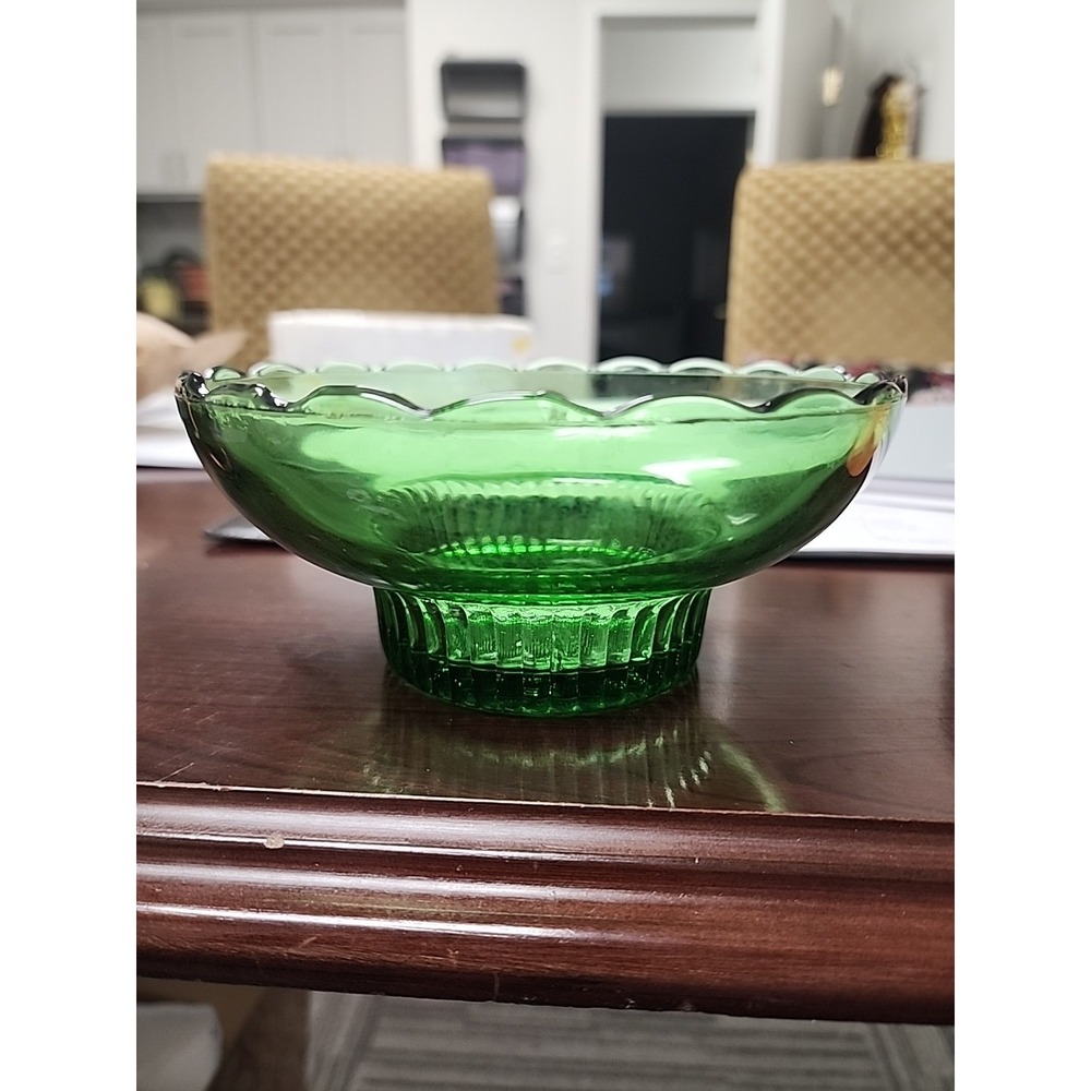 Vintage EO Brody Co Green Bowl Scallop Edge 3" Tall 7" Wide‎ M2000